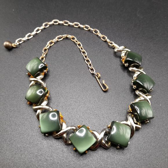 Vintage Dark Green Moonglow Choker Necklace, Gold Tone, 1950s Jewelry - Picture 3 of 11
